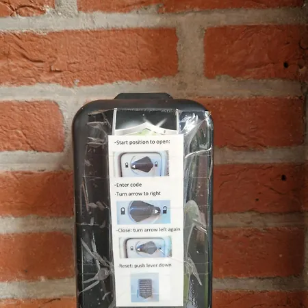 Southpoint & Private Parking Апартаменты Зандфорт